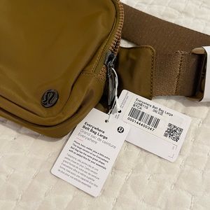 Lulu Lemon everywhere Belt Bag
